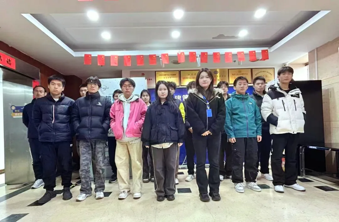 叮！結(jié)班成功！這張合照，是我們努力的最好